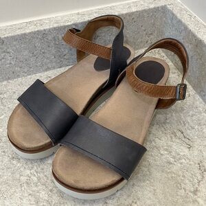 Josef Seibel Clea Cork Sole Platform Sandals
Size 40. 8 1/2